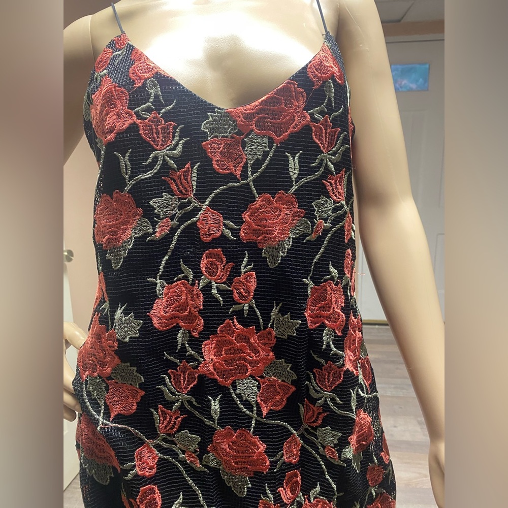 ELLIE WHITE ROSE DRESS size large - Picture 2 of 11